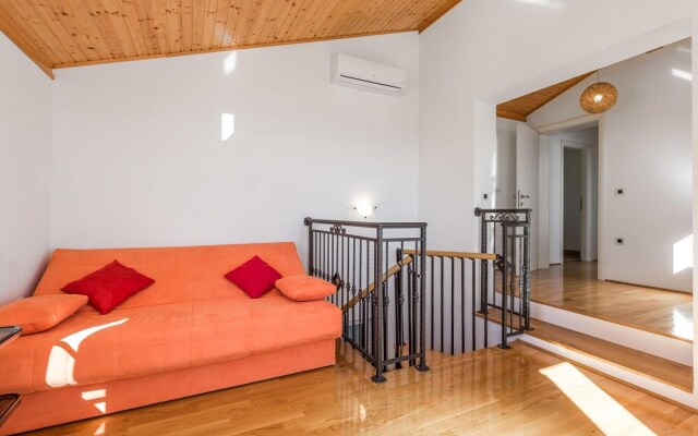 Beautiful Home in Lovran With Sauna, Wifi and 4 Bedrooms