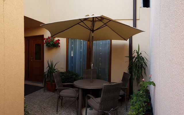 Guest House Ćiro