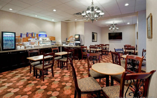 Quality Inn & Suites Regina Downtown