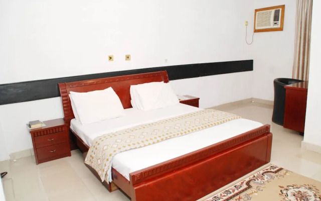 Royalty Hotels & Recreations