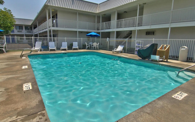 Motel 6 Woodland, CA – Sacramento Airport