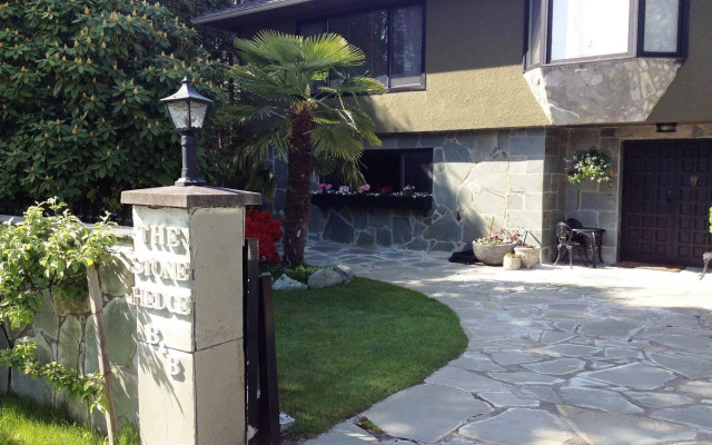 The Stone Hedge B&B