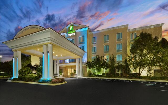 Holiday Inn Express Hotel & Suites Concord, an IHG Hotel