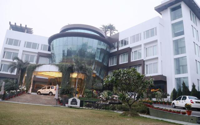 Hotel Dayal Paradise
