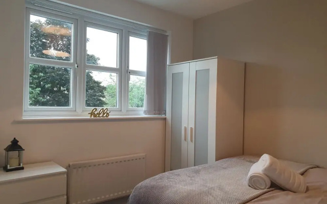 Liverpool Short Stay-Belmont Suite