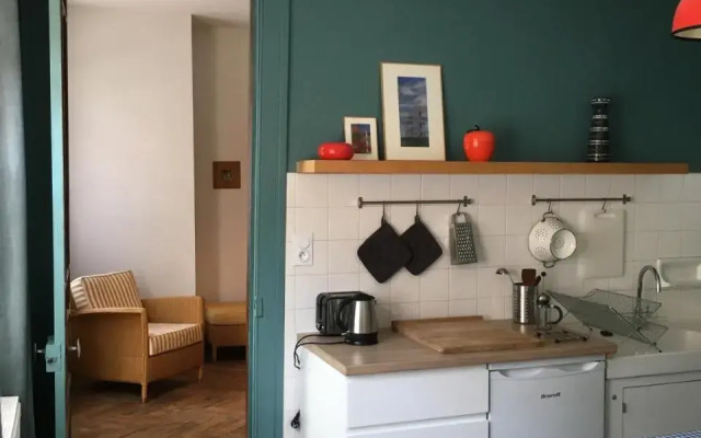 Charmant T2 Sur Cour