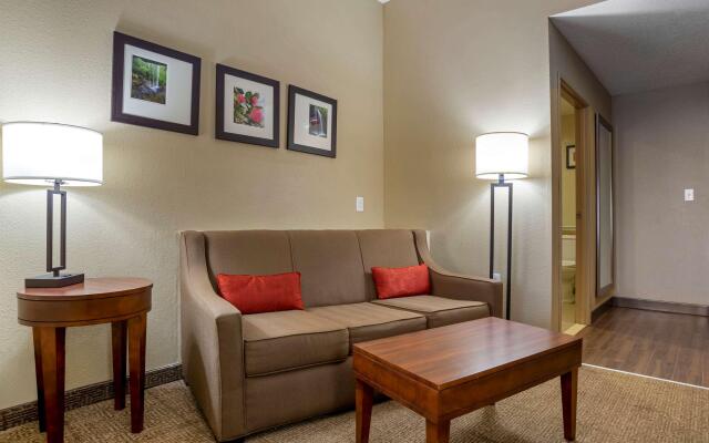 Comfort Suites Oxford I-20 exit 188