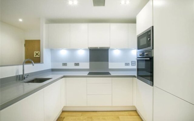 Incredible Newly Built 2 Bedroom Flat near Park