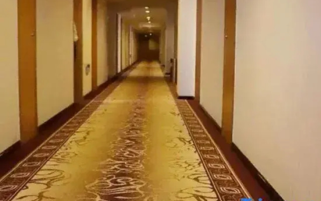 Heben Apartment (Wuyue Plaza)