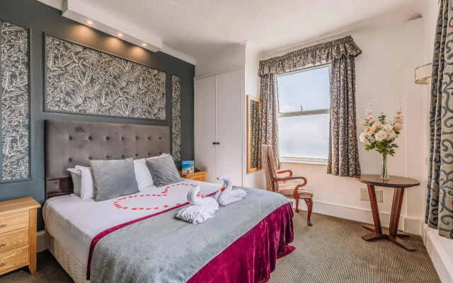 Muthu Westcliff Hotel (Near London Southend Airport)
