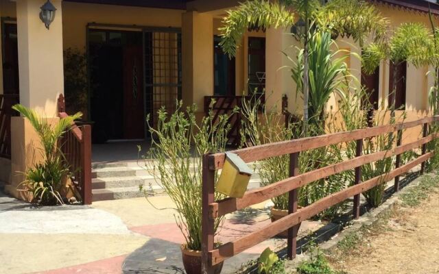 Zulina Homestay