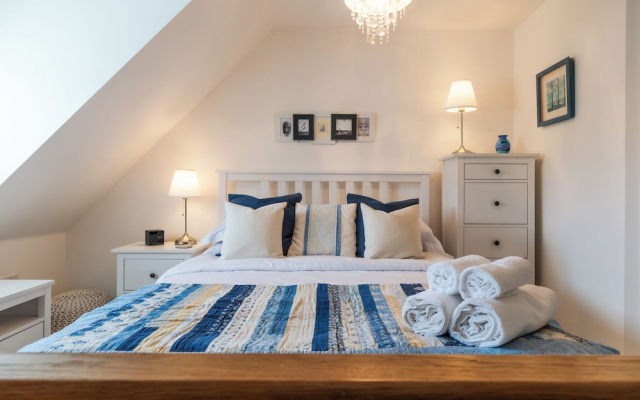Beautiful Two BD Home Near Cirencester