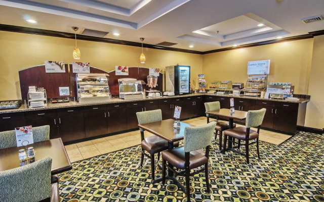 Holiday Inn Express and Suites Wytheville by IHG