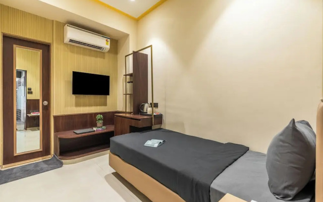 The Hosteller Mumbai, International Airport