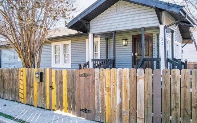 Fenced Remodeled 3BR 2BA Close to Riverwalk Dtown