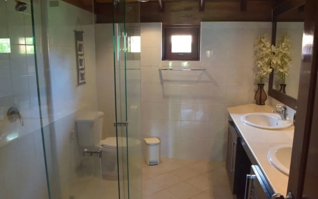 4 bedroom beachfront Villa 3 SDV024-By Samui Dream Villas