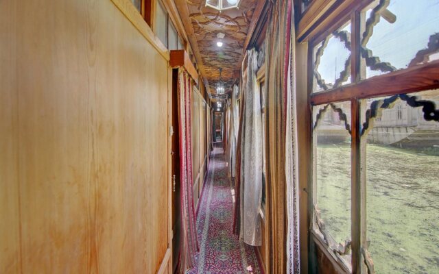 Hollywood Group Of Houseboats By OYO Rooms