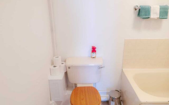 Entired Apartment Near Manchester City Centre, M15