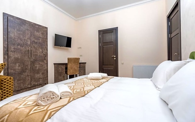 Golden Light Hotel