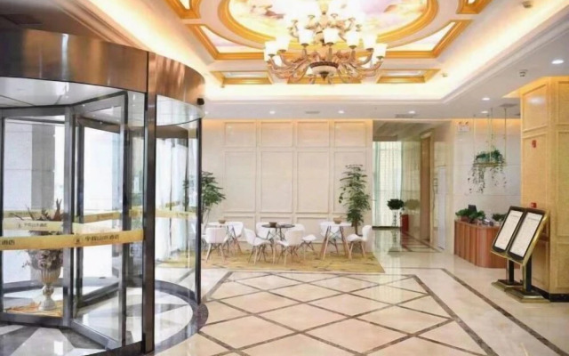 Vienna Hotel (Liuyang River Bridge Pedestrian Street)