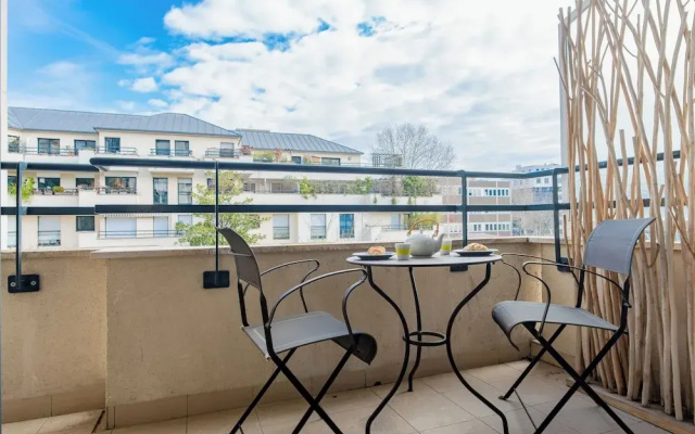 Casteja Modern Residence