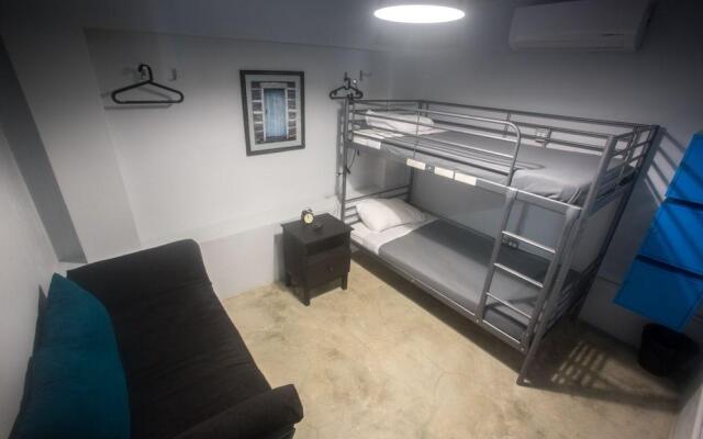 Nomada Urban Beach Hostel - Adults Only