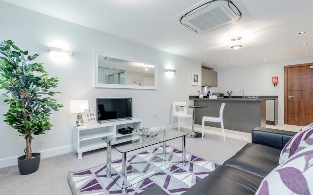 Roomspace - New Manor House