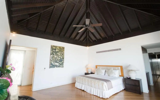 Beautiful 3-Bedroom Villa at Surin Beach
