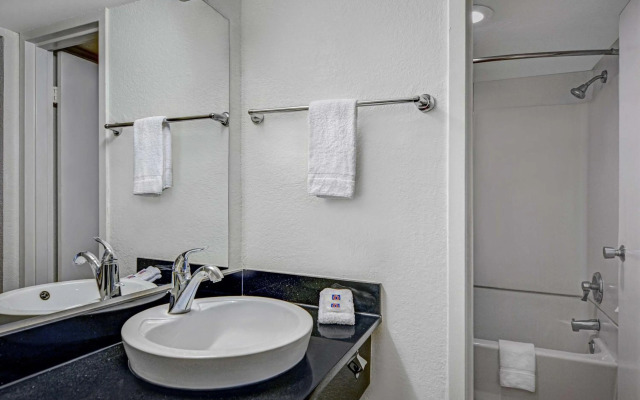 Motel 6 Tallahassee, FL - Downtown