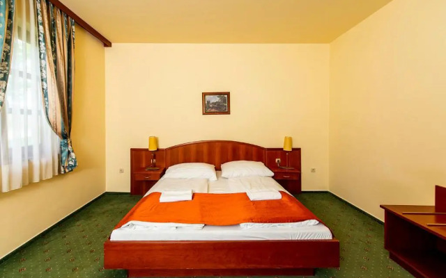 Gastland M0 Hotel & Restaurant & Conference Center