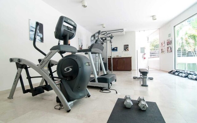 LUXURY CONDO STEPS FROM 5th AV & BEACH