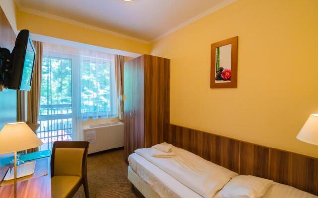 Balaton Colors Beach Hotel