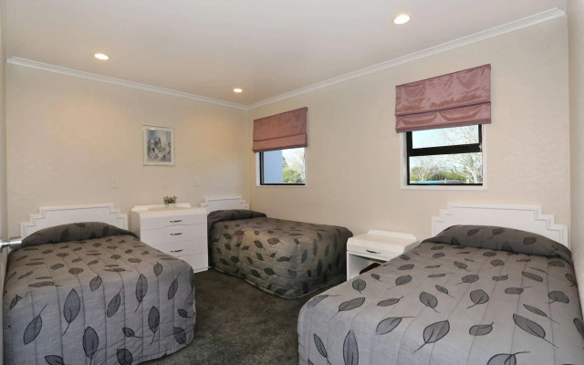 Shadzz Motel & Conference Centre