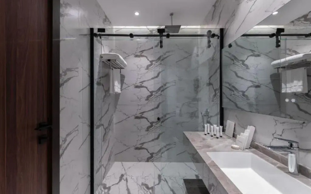 Warwick Al Taif Hotel