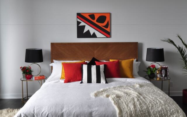 Tour des Canadiens Penthouse by Hometrotting