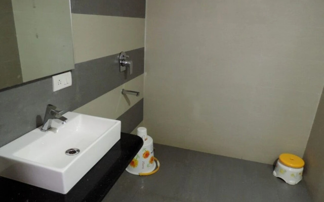 Anroute Stays130- Patel Road