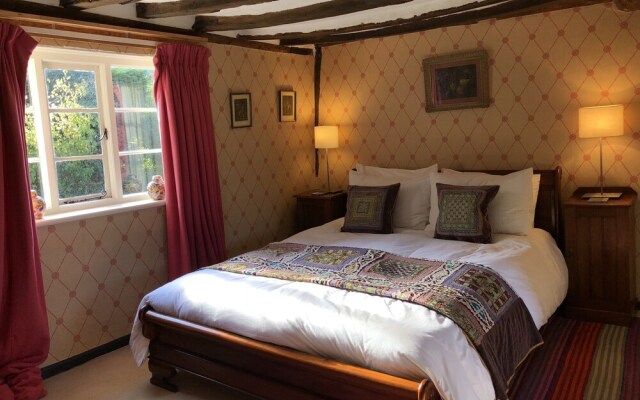 Crown House Bed & Breakfast