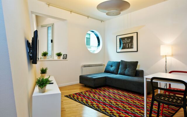 Central Downtown Apartments by Irundo