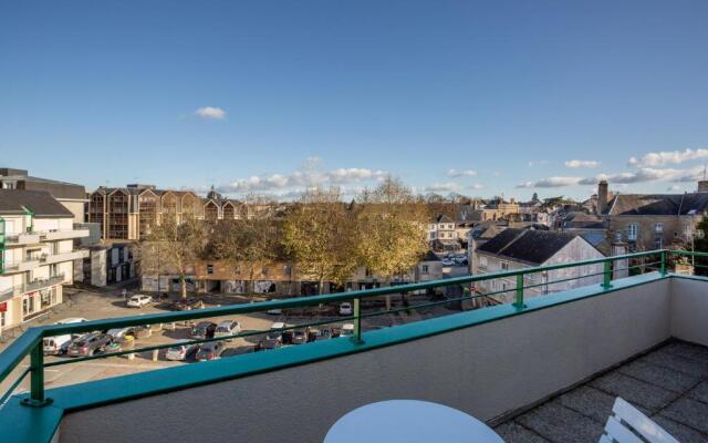 Le Mancini - Parking et Terrasse