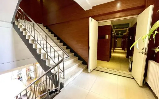 Jinyi Business Hotel