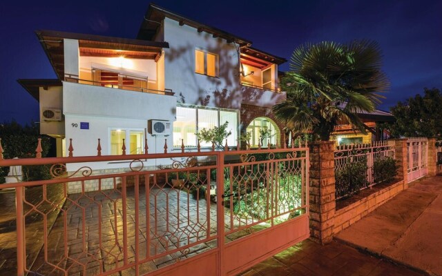 Stunning Home in Debeljak With Wifi and 6 Bedrooms