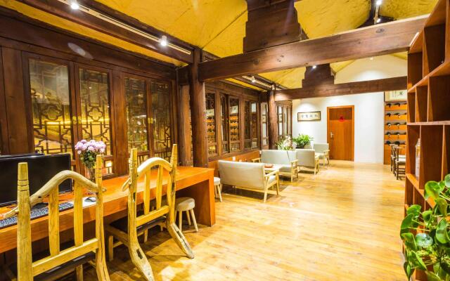 Lijiang Scenic Vacation Hotel