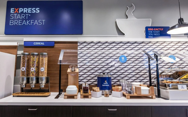 Holiday Inn Express & Suites Welland by IHG