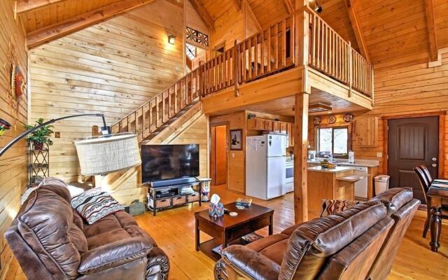 Secluded W/ Game Room & Huge Wraparound Deck 3 Bedroom Cabin
