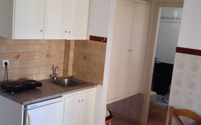 Manine Apartments