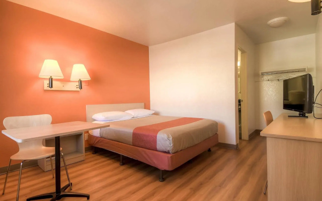 Motel 6 San Bernardino, CA - South