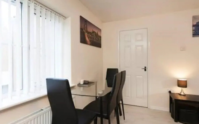 Malsbury Avenue Apartment