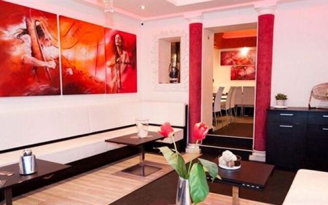 Royal Art Café