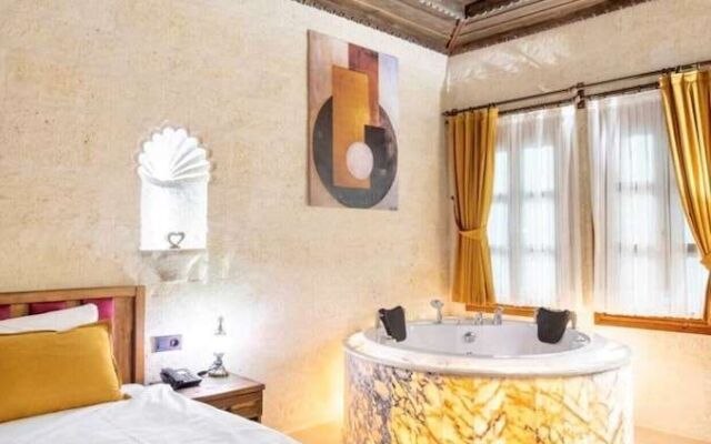 Uzay Cave Suite Hotel