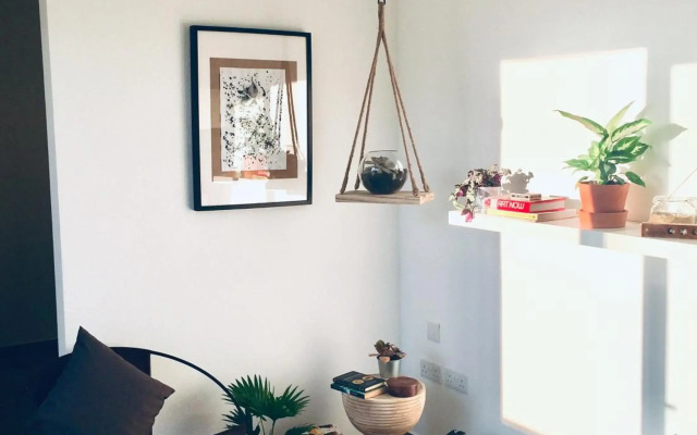 Deluxe Penthouse Charming Location Rooftop Views